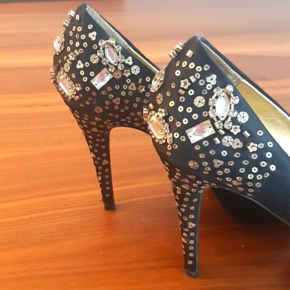 NINE WEST Satin finish heels - size 9 - Picture 3 of 4